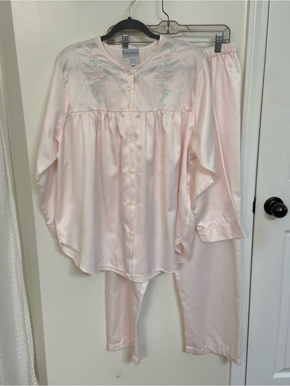 Vintage Enchantmates Miss Elaine Pajama Set L Pink Satin Floral Embroidered Lace